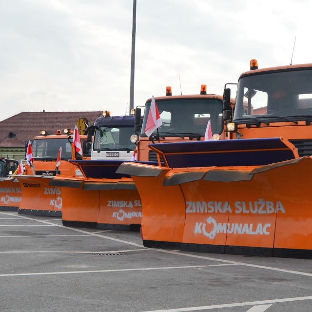 Održana je svečana smotra zimske službe i izvlačenje dobitnika nagradne igre "STIŽE ZIMA SIGURNOST ŽELIMO SVIMA" 2018. godine