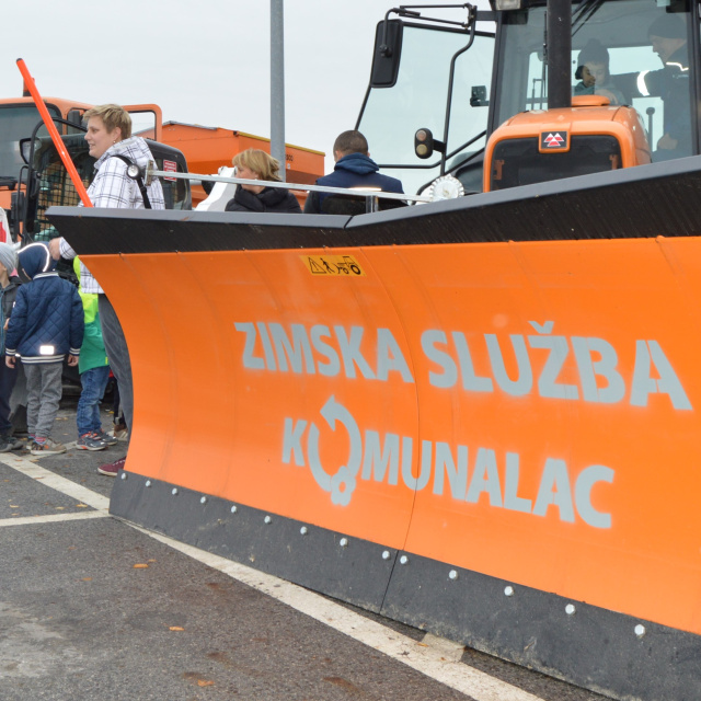 Svečana smotra zimske službe i izvlačenje dobitnika nagradne igre "Stiže zima, sigurnost želimo svima"